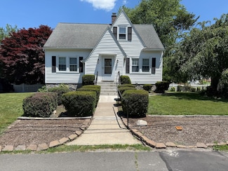 28 Maplerow Ave, Waterbury, CT 06705