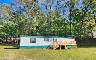 222 Kenwood Ln, Lafollette, TN 37766
