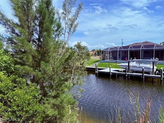 1812 SW 28th Ln, Cape Coral, FL 33914