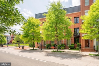 2006 Potomac Ave, Alexandria, VA 22301