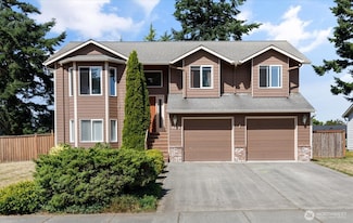 735 SW Regency Dr, Oak Harbor, WA 98277