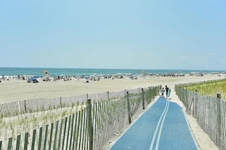 199 Beach 120th St, Rockaway Park, NY 11694