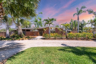 20 Spaniards Rd, Placida, FL 33946