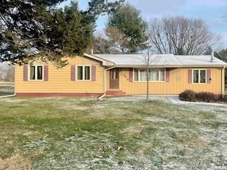 420 N 7th St, Neponset, IL 61345