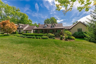 8405 Dines Rd, Novelty, OH 44072