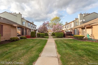 31198 Country Way Unit 27, Farmington Hills, MI 48331