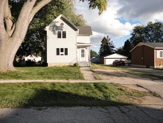 726 N Spring St, Columbus, WI 53925