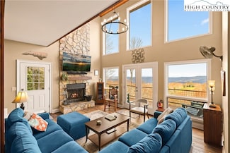 206 Northridge Rd, Beech Mountain, NC 28604