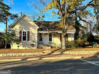 1007 Peek St NW, Conyers, GA 30012