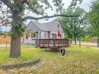 1107 Minnesota Ave W, Walker, MN 56484