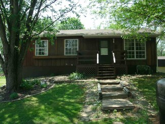 141 W Charles St, Paoli, IN 47454