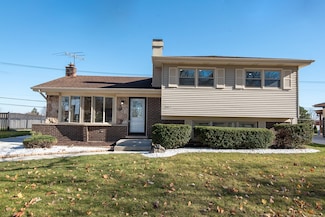 507 Wingate Dr, Schaumburg, IL 60193