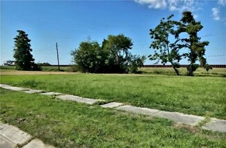 8421 Hermitage Dr, Chalmette, LA 70043