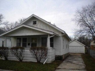 122 N Henrietta Ave, Rockford, IL 61101