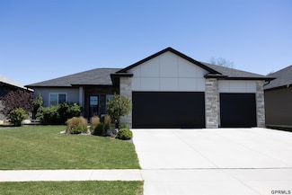 9822 S 80th St, Lincoln, NE 68516