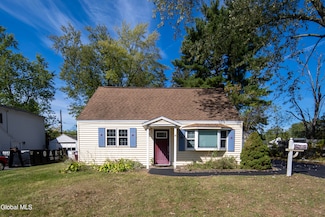 11 Luella Rd, Latham, NY 12110