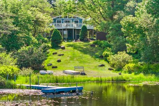 1410 Glade Dr, Long Pond, PA 18334