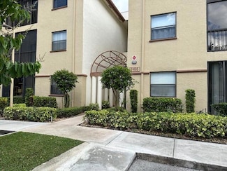 5155 Europa Dr Unit R, Boynton Beach, FL 33437