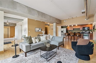 119 4th St Unit 107, Des Moines, IA 50309