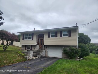 736 Doloff Dr, Olyphant, PA 18447