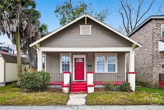 1005 W Victory Dr, Savannah, GA 31405