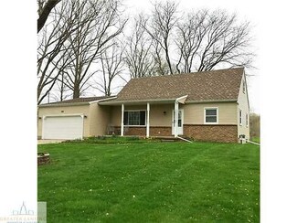 885 Waverly Rd, Dimondale, MI 48821