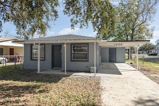 1002 N New Hampshire Ave, Tavares, FL 32778