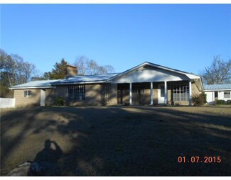609 First St N, Wiggins, MS 39577