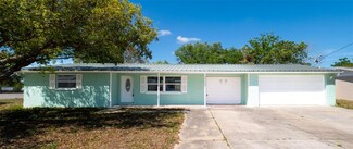 12713 College Hill Dr, Hudson, FL 34667