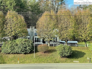 702 Pineola St, Newland, NC 28657