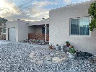 4749 Trumbull Ave SE, Albuquerque, NM 87108