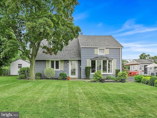 615 Preston Ln, Hatboro, PA 19040