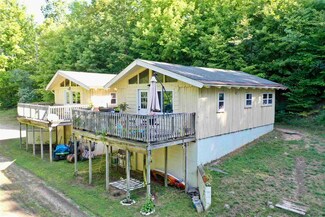6997 N Conway Rd Unit 6999 North Conway, Alanson, MI 49706