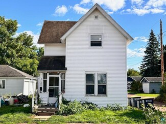 508 8th St W, Ashland, WI 54806
