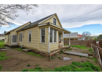 908 W 9th St, the Dalles, OR 97058