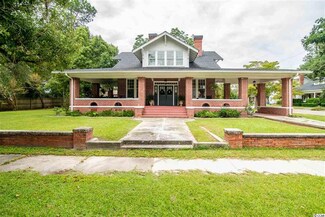 221 Hampton Ave, Kingstree, SC 29556