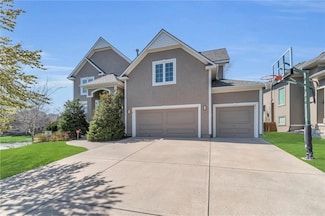 5712 Payne St, Shawnee, KS 66226
