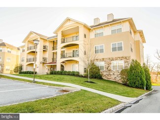 98 Bucktown Cr Unit 22D, Pottstown, PA 19465