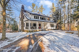 139 Mccauley Ave, Pocono Pines, PA 18350