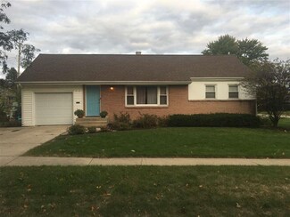 410 Hunter Ave, Rockford, IL 61108