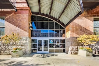 500 S Clinton St Unit 221, Chicago, IL 60607