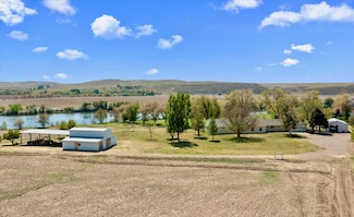 1429 E Cleveland Ave, Glenns Ferry, ID 83623