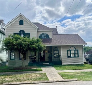 1132 Swann St, Parkersburg, WV 26101