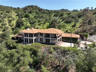 540 Haverstock Rd, La Canada Flintridge, CA 91011