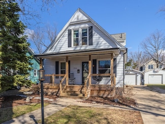 214 Willard Ave, Bloomington, IL 61701