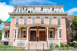 320 Allen St, Hudson, NY 12534