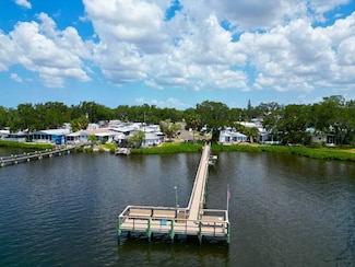 47 Palm Dr, Ellenton, FL 34222