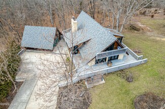 1008 Halifax Rd, Holts Summit, MO 65043
