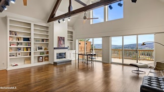 176 Old Stockbridge Rd Unit WH Chadsey 3, Stockbridge, MA 01262