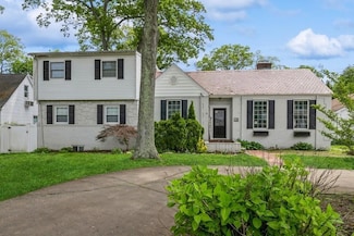30 Horton Dr, Huntington Station, NY 11746